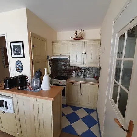 Charming With Balcony And Parking Apartamento