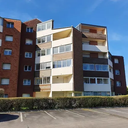 Charming With Balcony And Parking Cabourg
